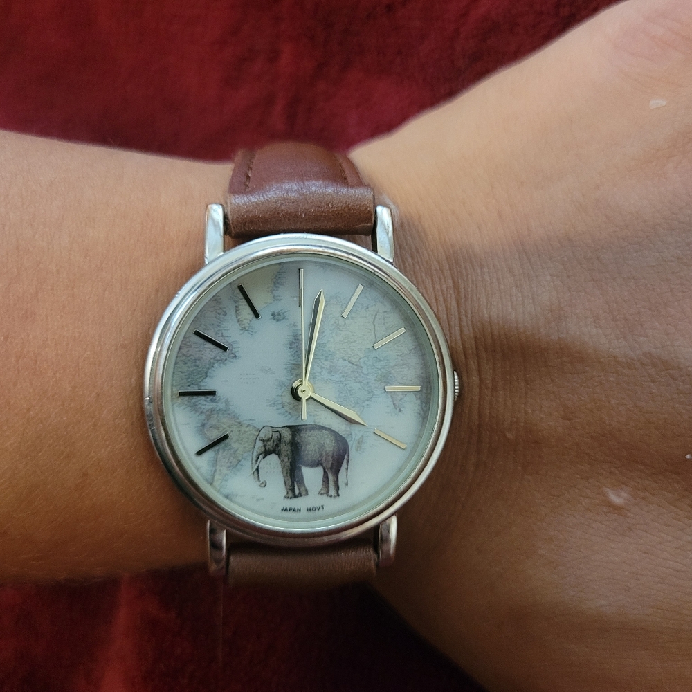 Elephant World Map Watch Tan Brown Leather Gold Toned Japan
